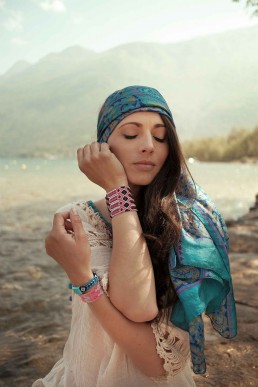 Hiilos Shooting modèle et produit photographie vidéo Campagne produits lifestyle studio bracelets