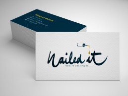 Nailed It Maison Margaux Identité visuelle logotype papeterie onglerie ongles nail bar prothésie ongulaire manucure beauté des ongles carte de visite